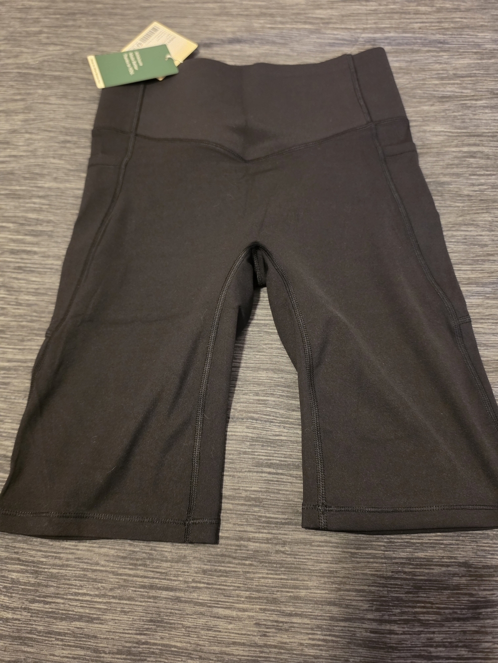 NWT Halara High Waisted Biker Shorts with Pockets Black Size Small